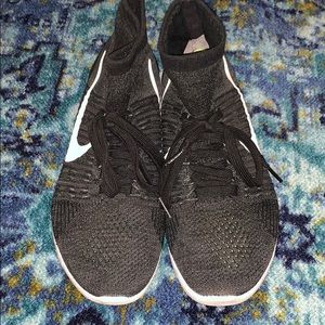 Nike Lunarlon FlyKnit size 11 women!